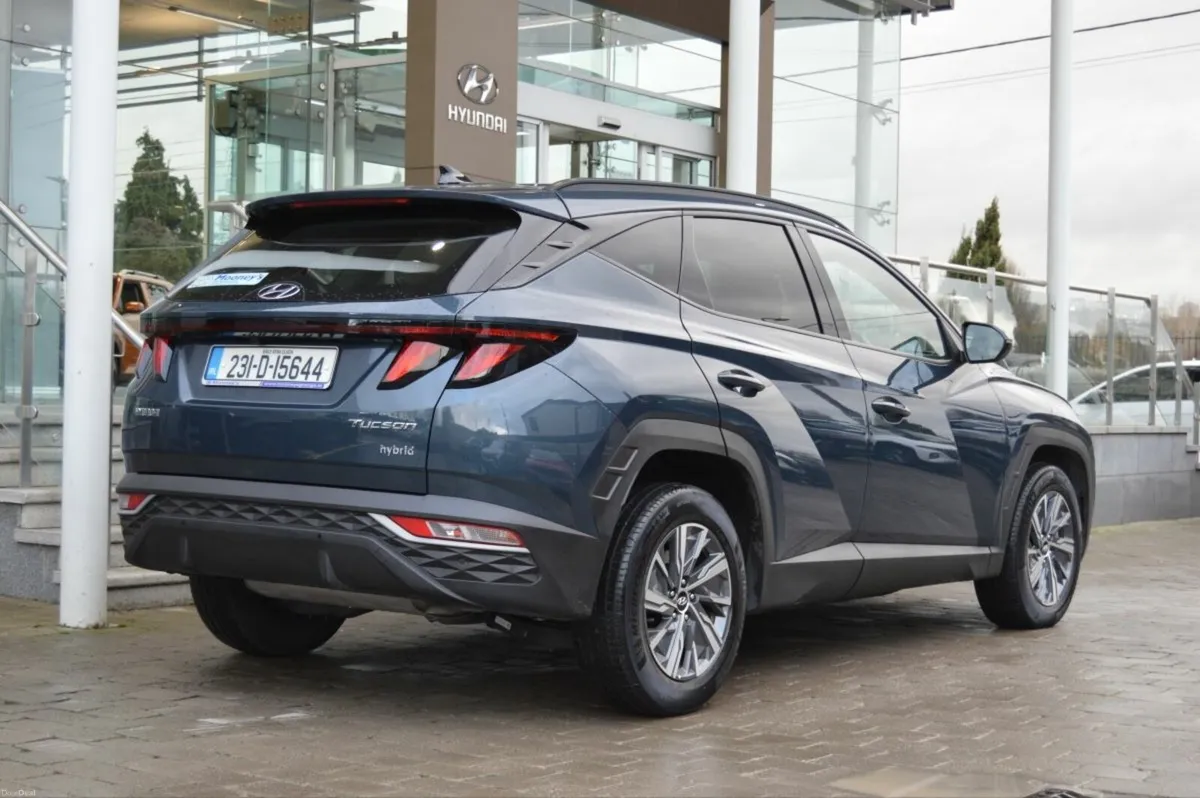 Hyundai Tucson 2WD Exectuive  HEV Auto - Image 4