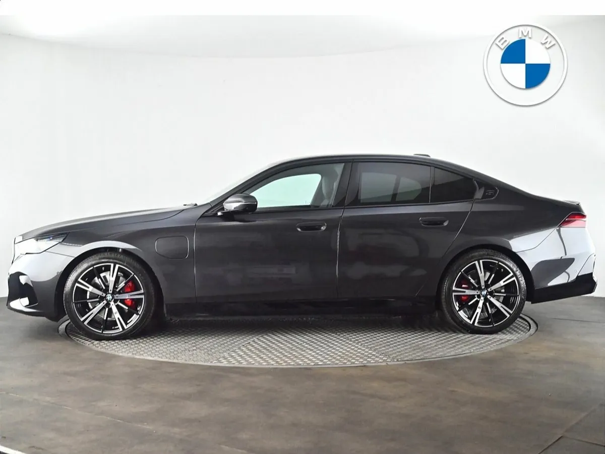 BMW 5-Series 530e M Sport Pro Saloon - Image 3