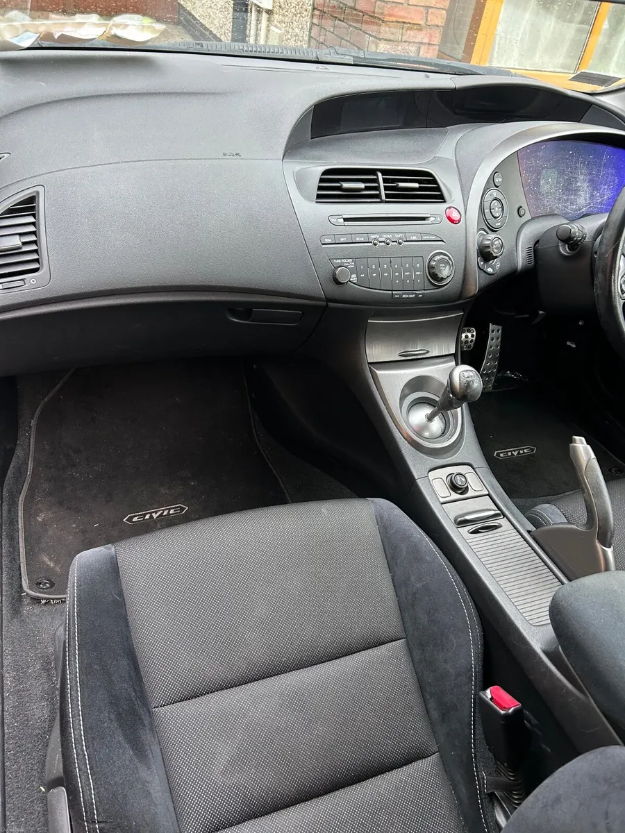 Honda Civic 2010 - Image 4