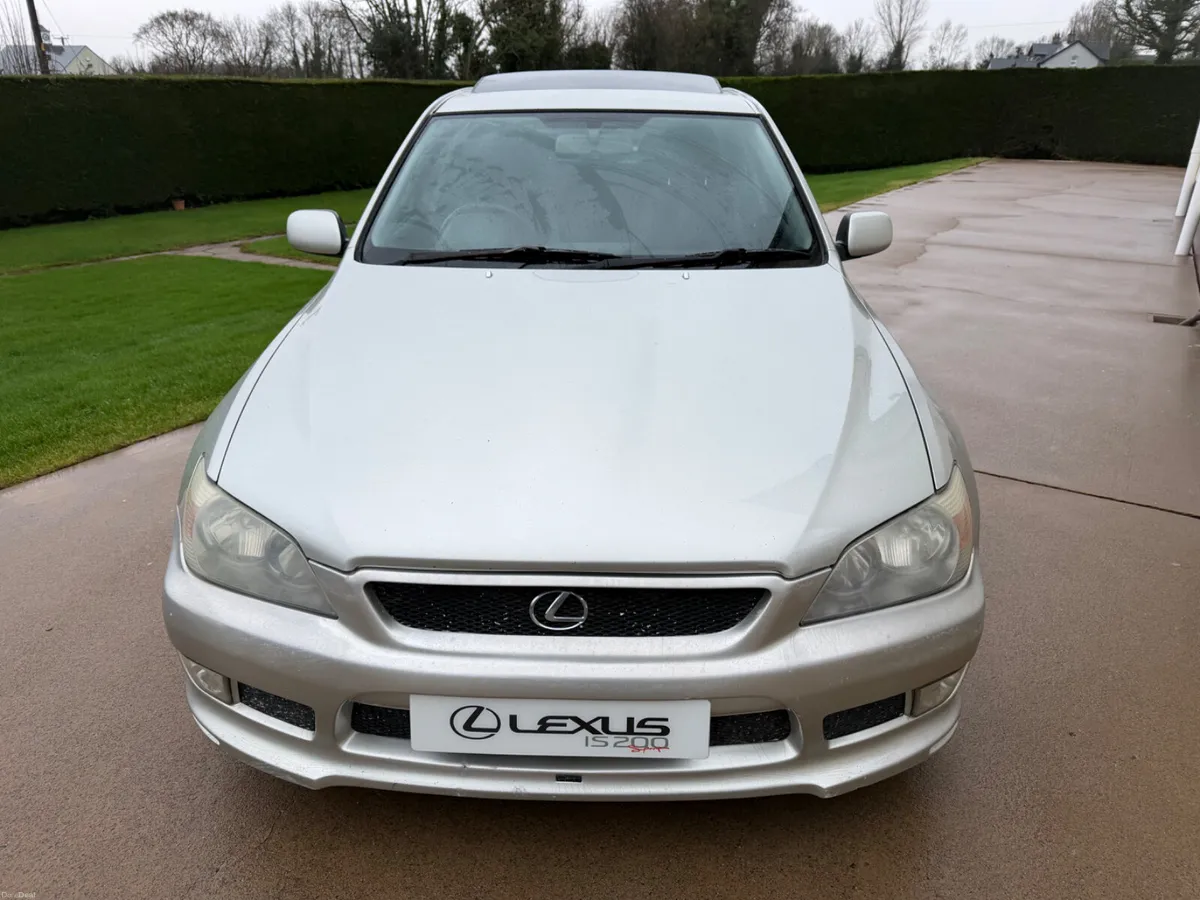 2003 LEXUS IS200 SPORT | LSD | SUNROOF | PRIVACY - Image 2