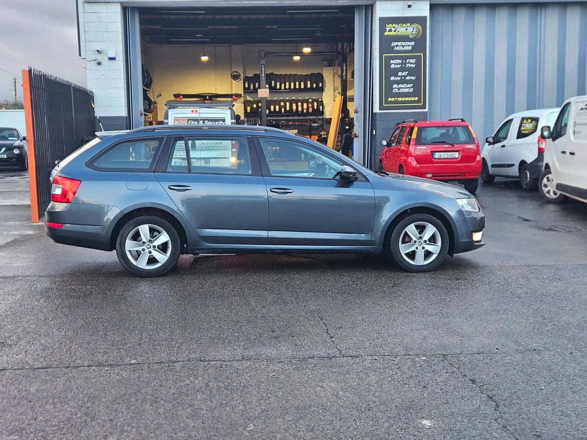 Skoda Octavia ACTIVE  1.6 TDI AUTOMATIC - Image 2