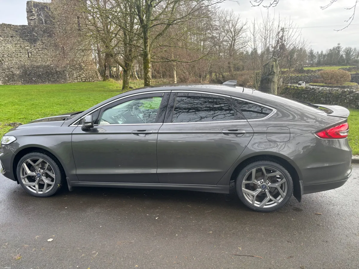Ford Mondeo Titanium Spec 5dr with full Leather - Image 2
