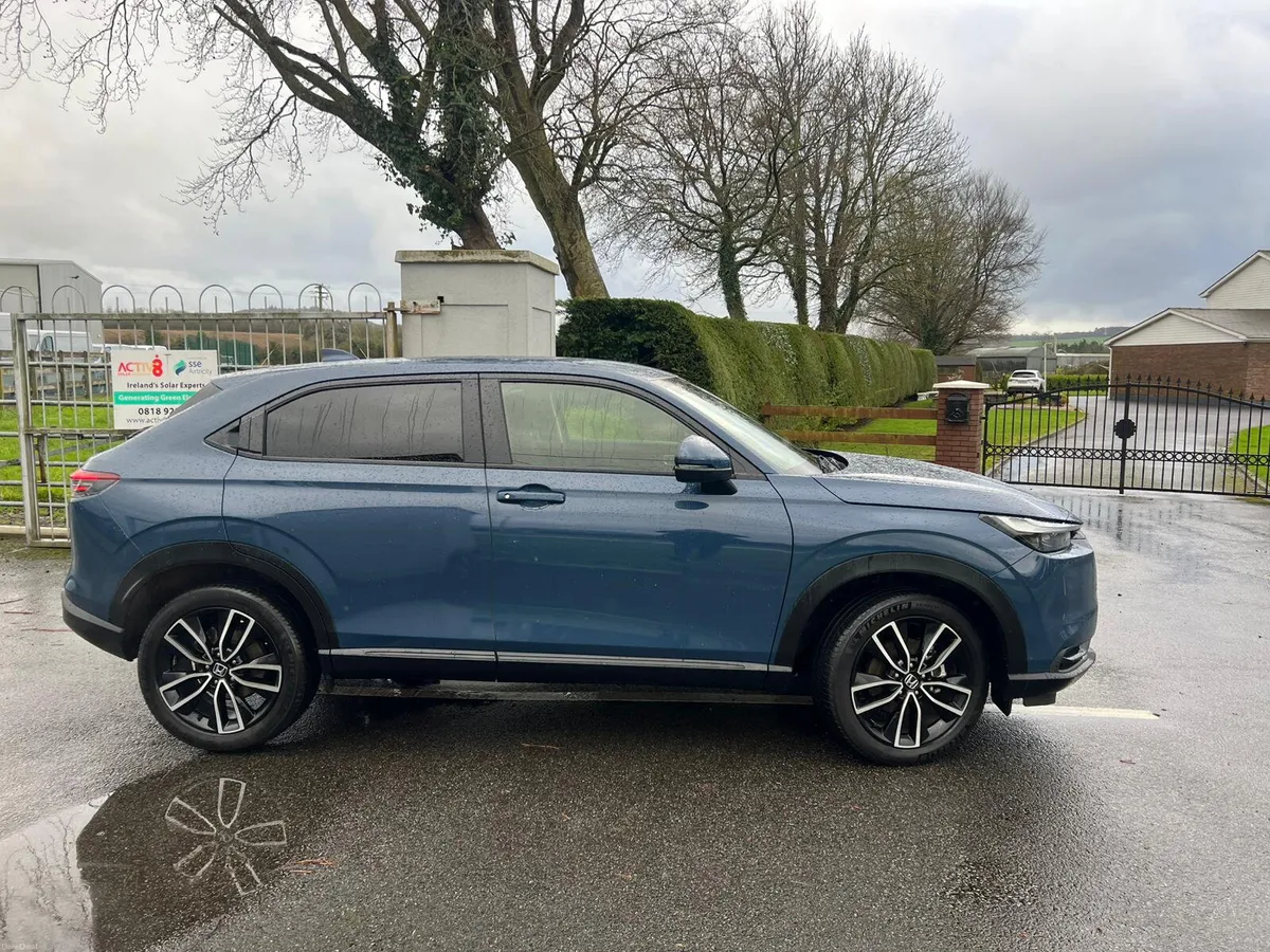 Honda HR-V Elegance e:HEV 2025 - Image 3