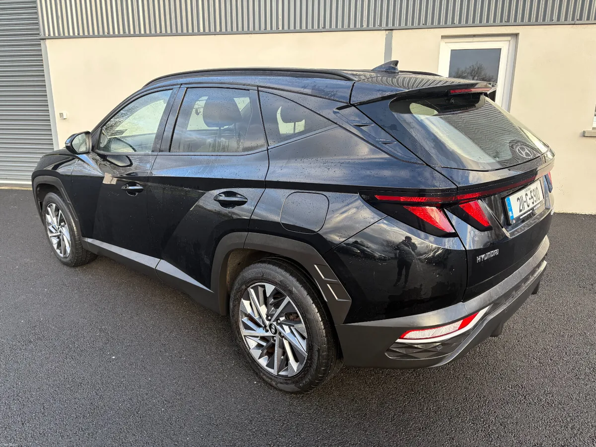 211 Hyundai Tucson Executive 1.6 Diesel - Image 3