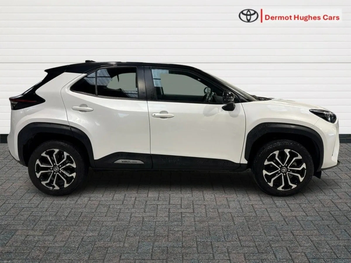 Toyota Yaris Cross LUNA SPORT HYBRID AUTO - Image 3