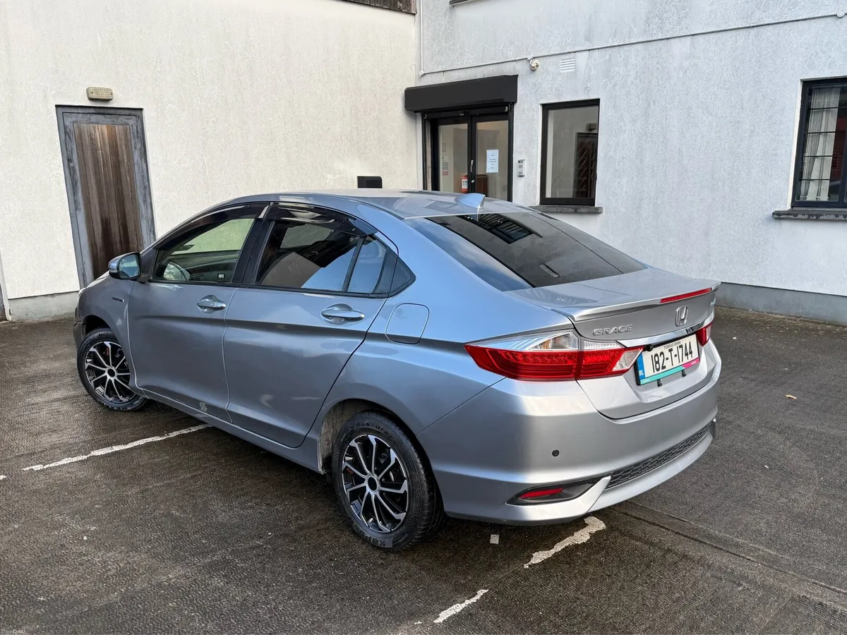 2018 Honda Grace 1.5 Petrol Hybrid 67 000KM - Image 3