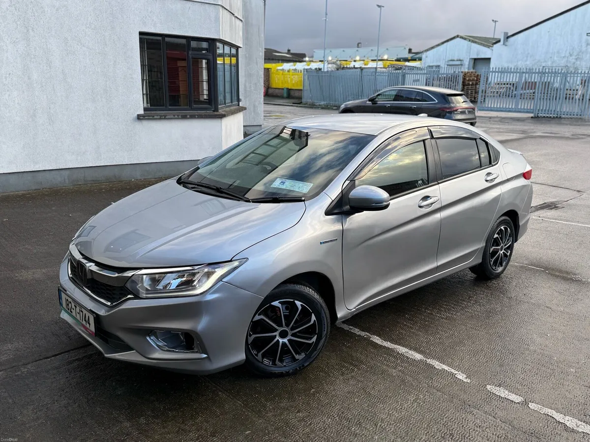2018 Honda Grace 1.5 Petrol Hybrid 67 000KM - Image 4