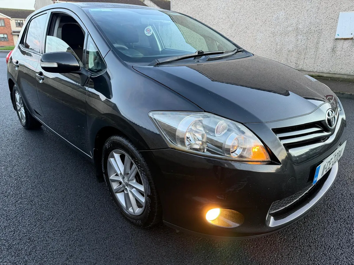 Toyota Auris 2011 sport d4d 085 2697260 - Image 1