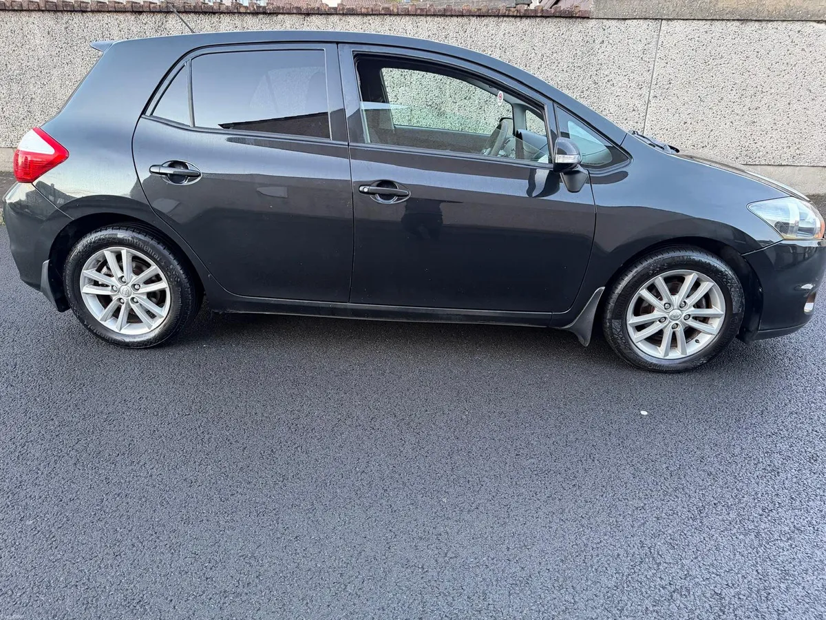 Toyota Auris 2011 sport d4d 085 2697260 - Image 1