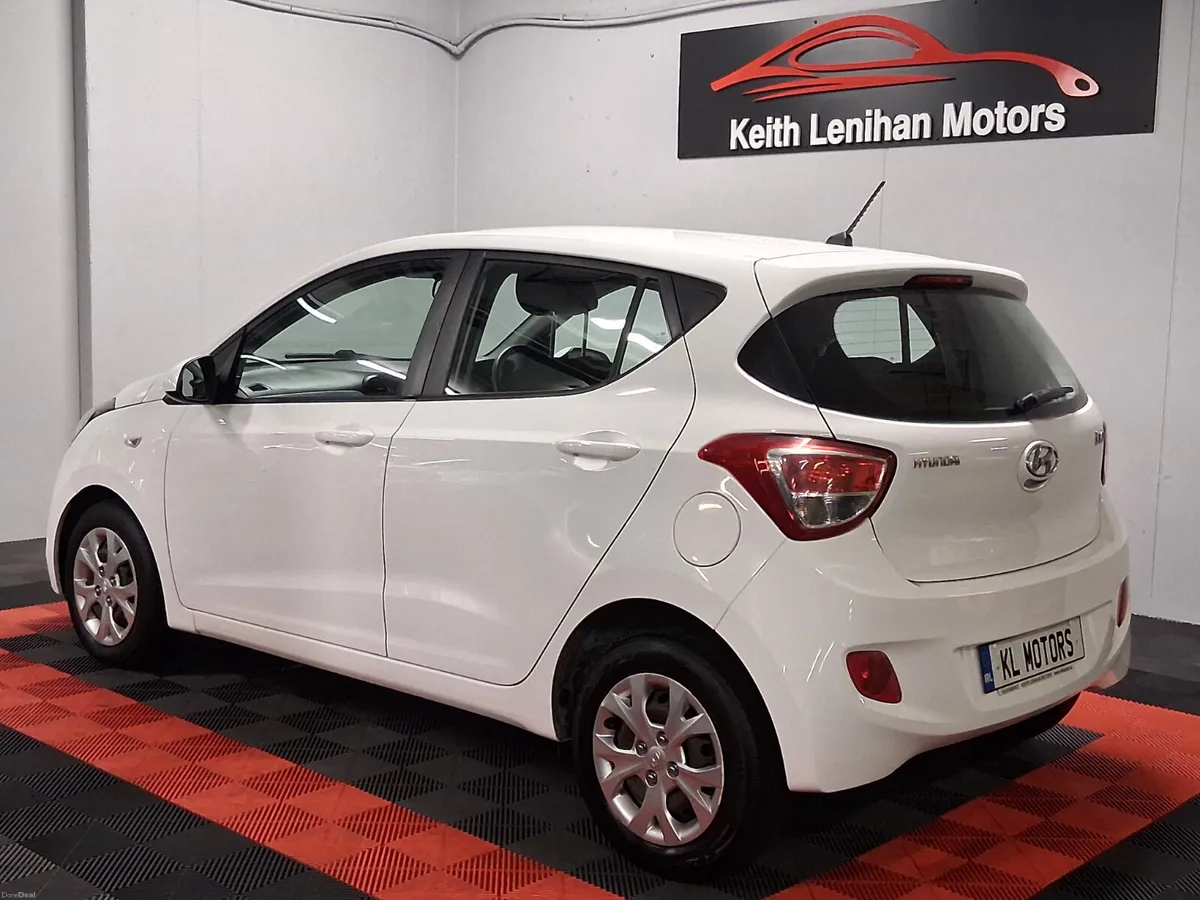 2016 Hyundai i10 **FINANCE AVAILABLE** - Image 4