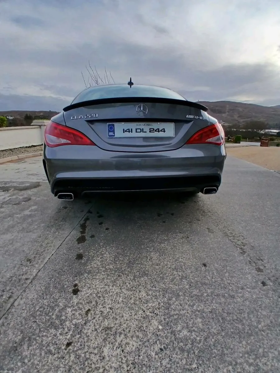 Mercedes Benz CLA 220D AMG - Image 4