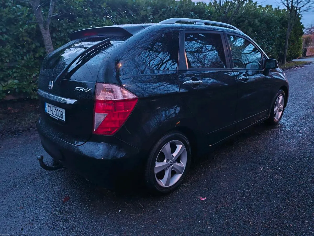 Automatic 6 seater NCT 12/26 07 Honda FRV 1.7 SE - Image 4