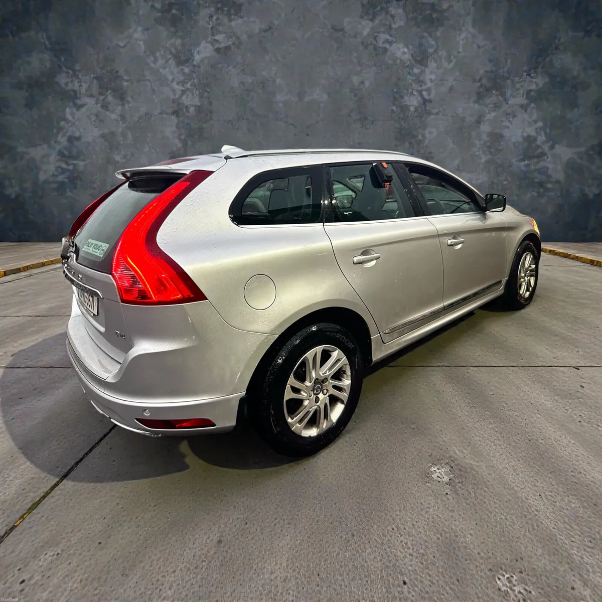 2016 Volvo XC60 D4 (190hp) Automatic  SE LUX Leath - Image 2