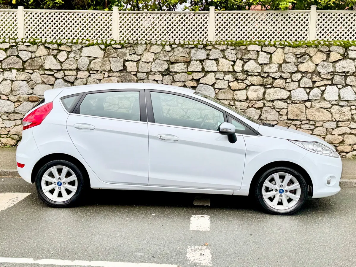 Ford Fiesta 2011!! ZETEC !!! 1.2L !! NEW NCT !! - Image 4