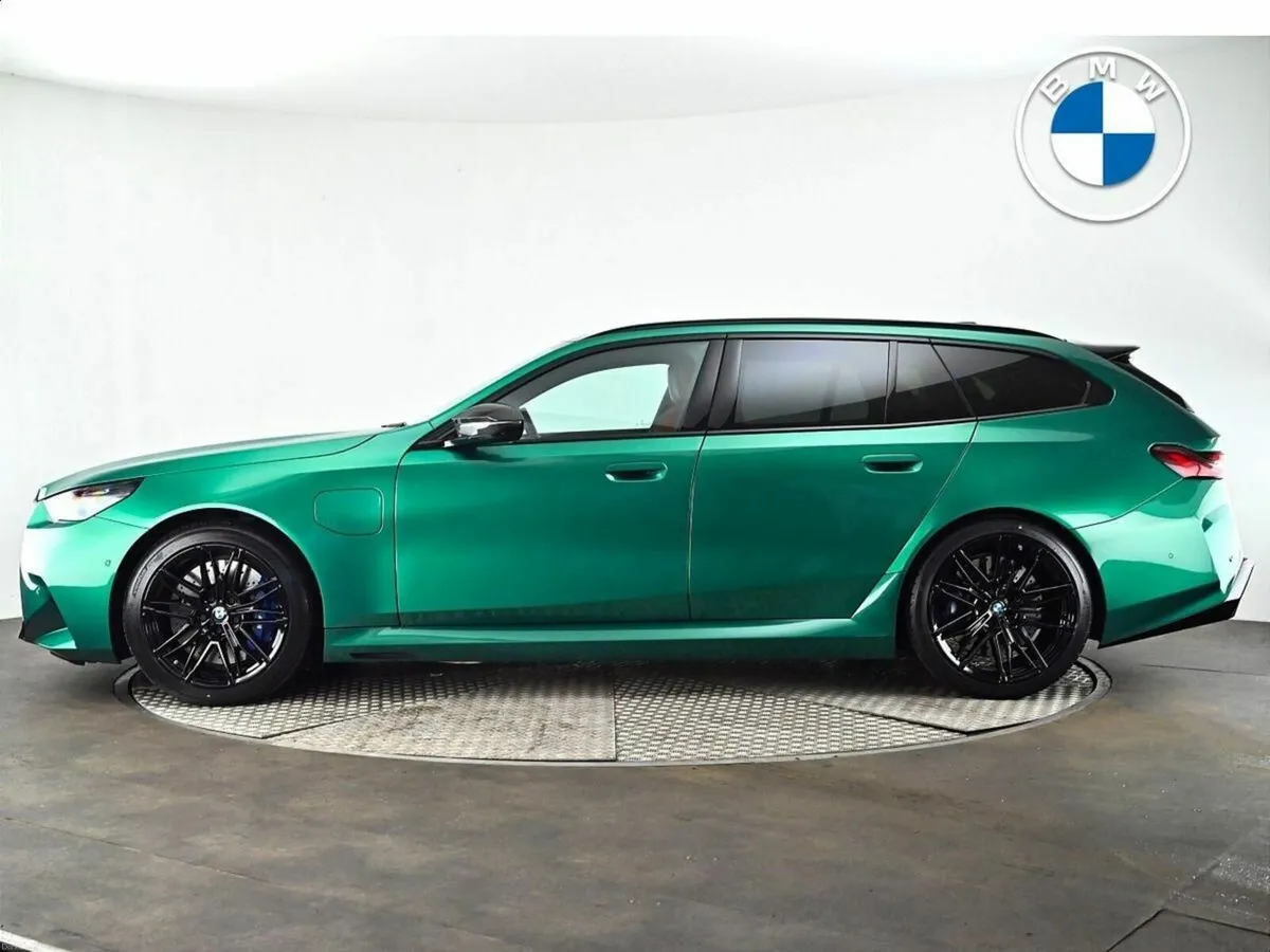 BMW M5 Touring - Image 3