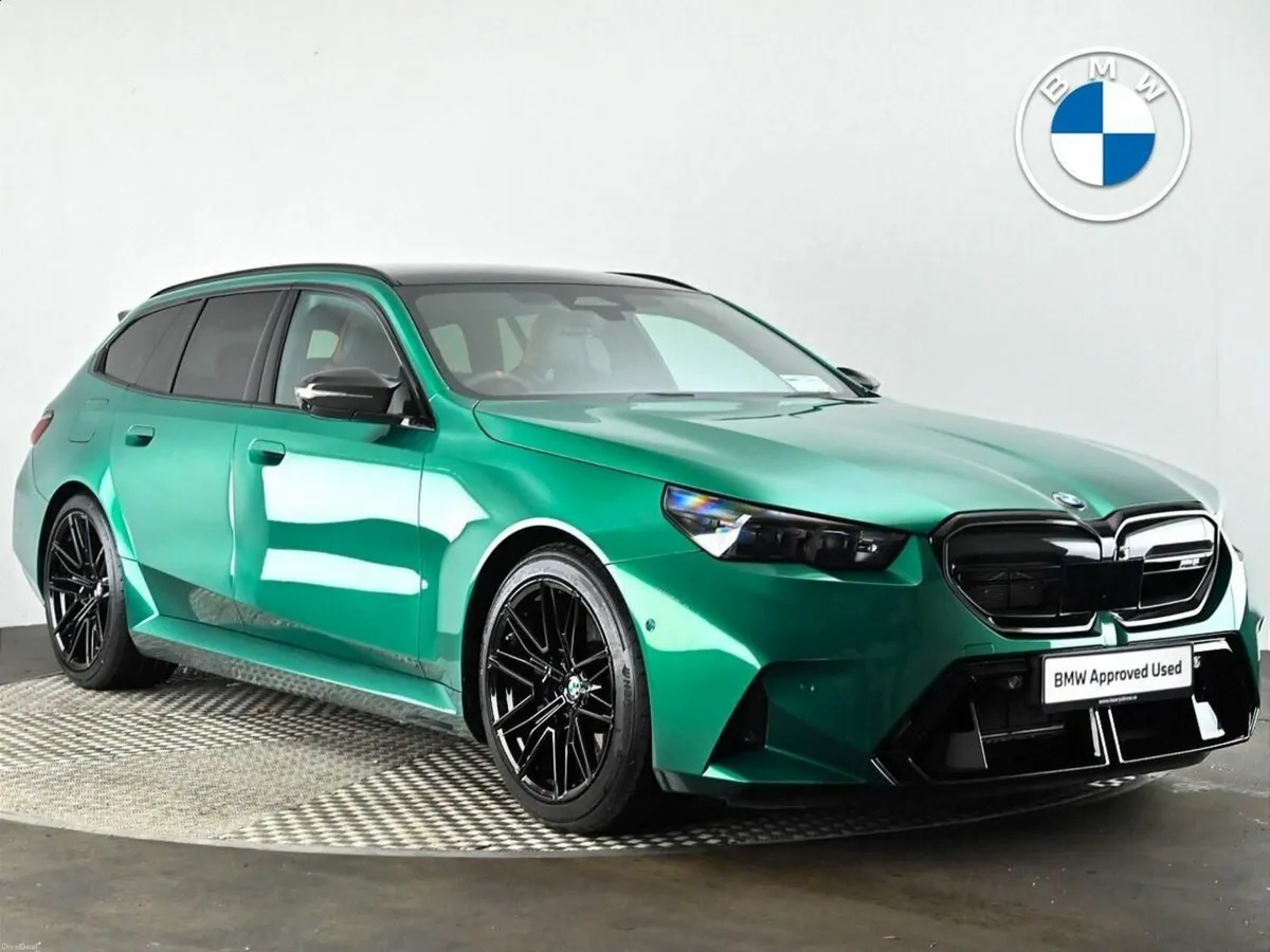 BMW M5 Touring - Image 1