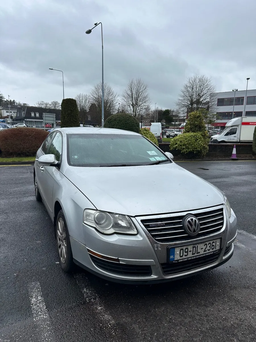 Volkswagen Passat - Image 1
