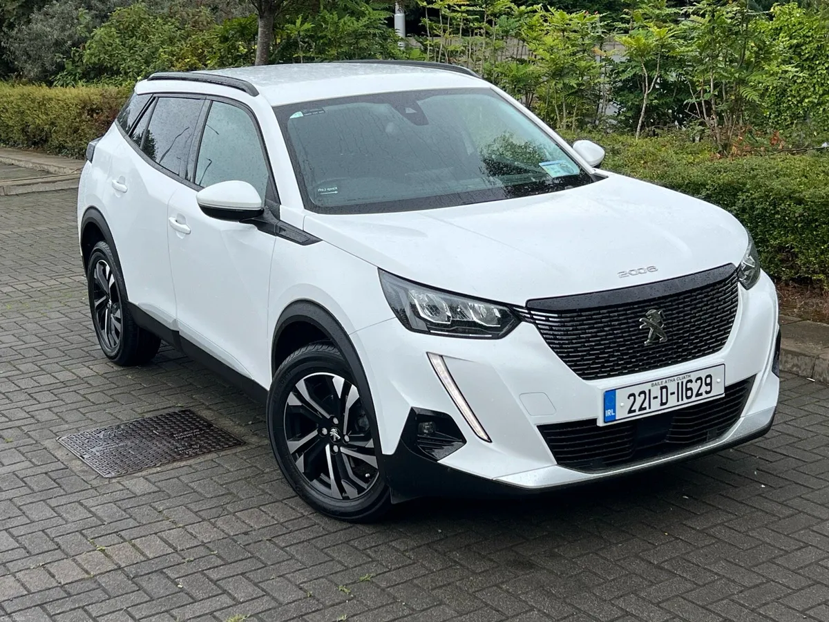 221 PEUGEOT 2008 1.2 PETROL ALLURE WARRANTY - Image 3