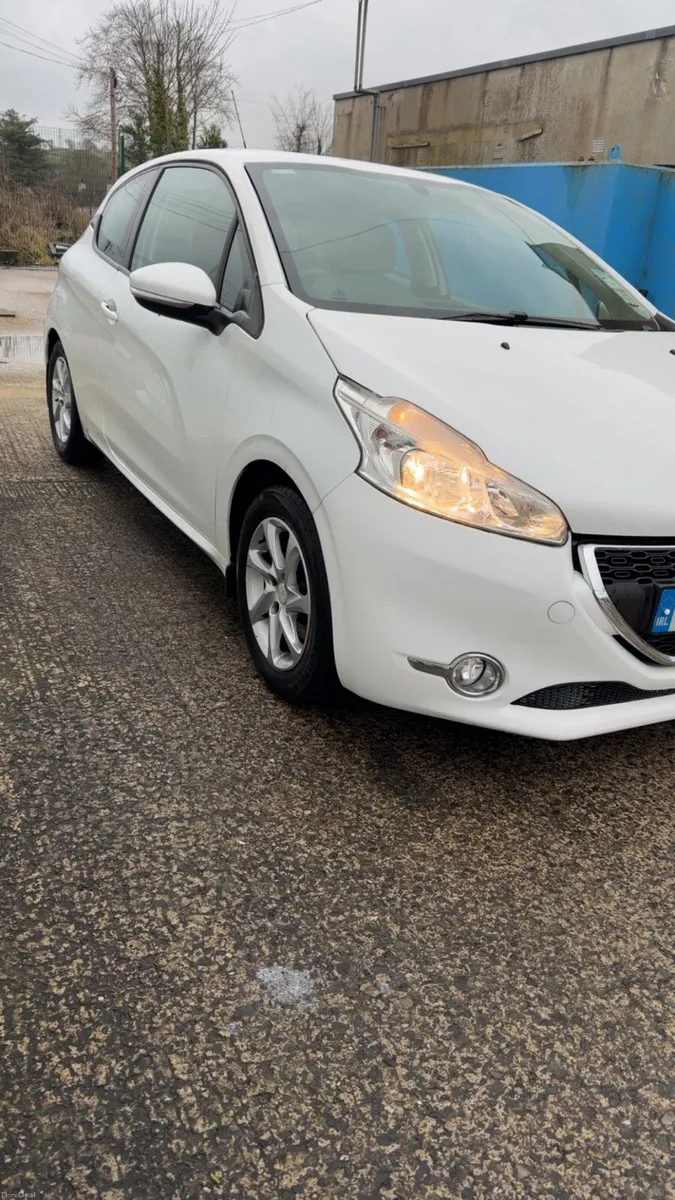 2013 Peugeot 208 1.2 - Image 2
