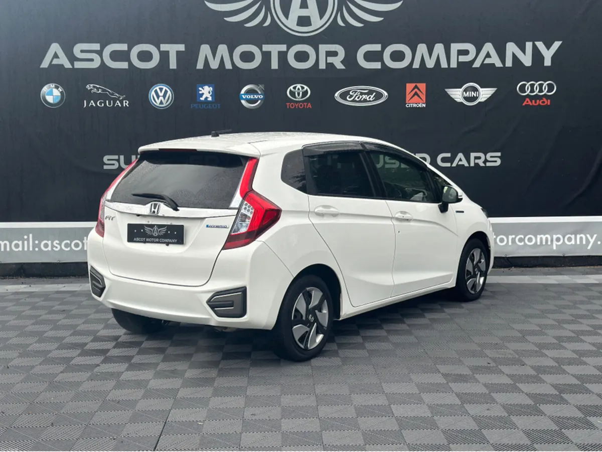 Honda Fit Hybrid - Image 4