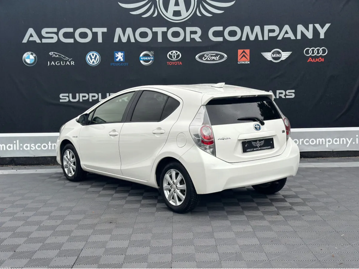 Toyota Aqua Automatic - Image 2