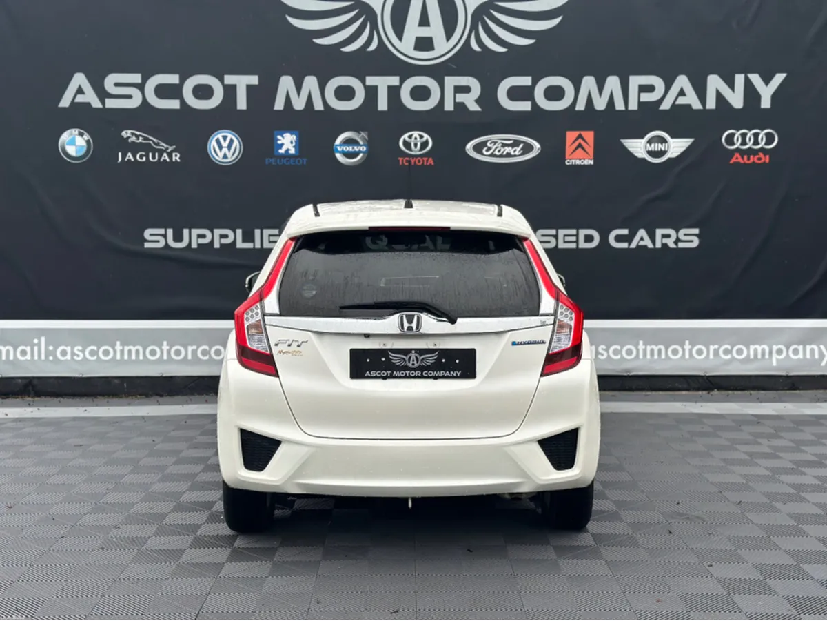 Honda Fit Hybrid - Image 5