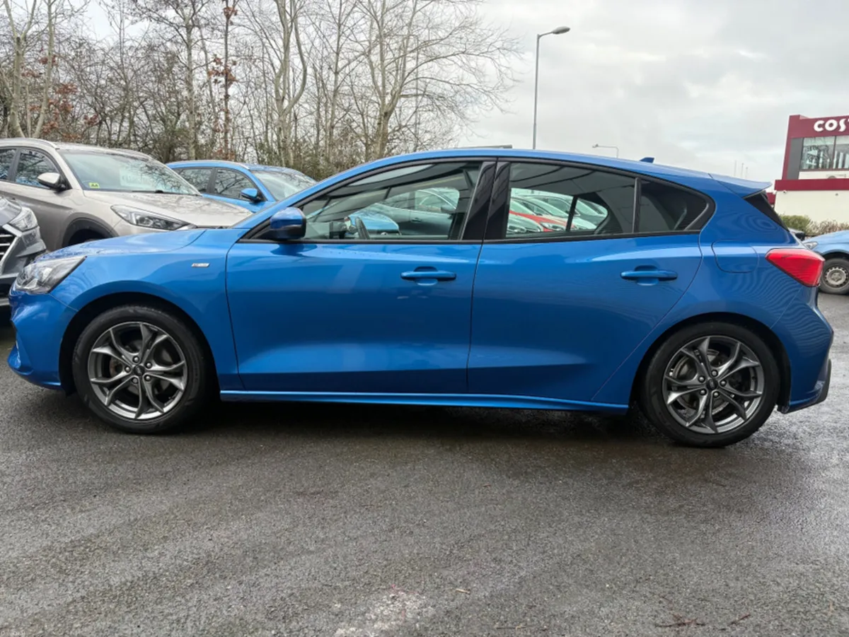 Ford Focus 1.0 PETROL ST-LINE - Image 4