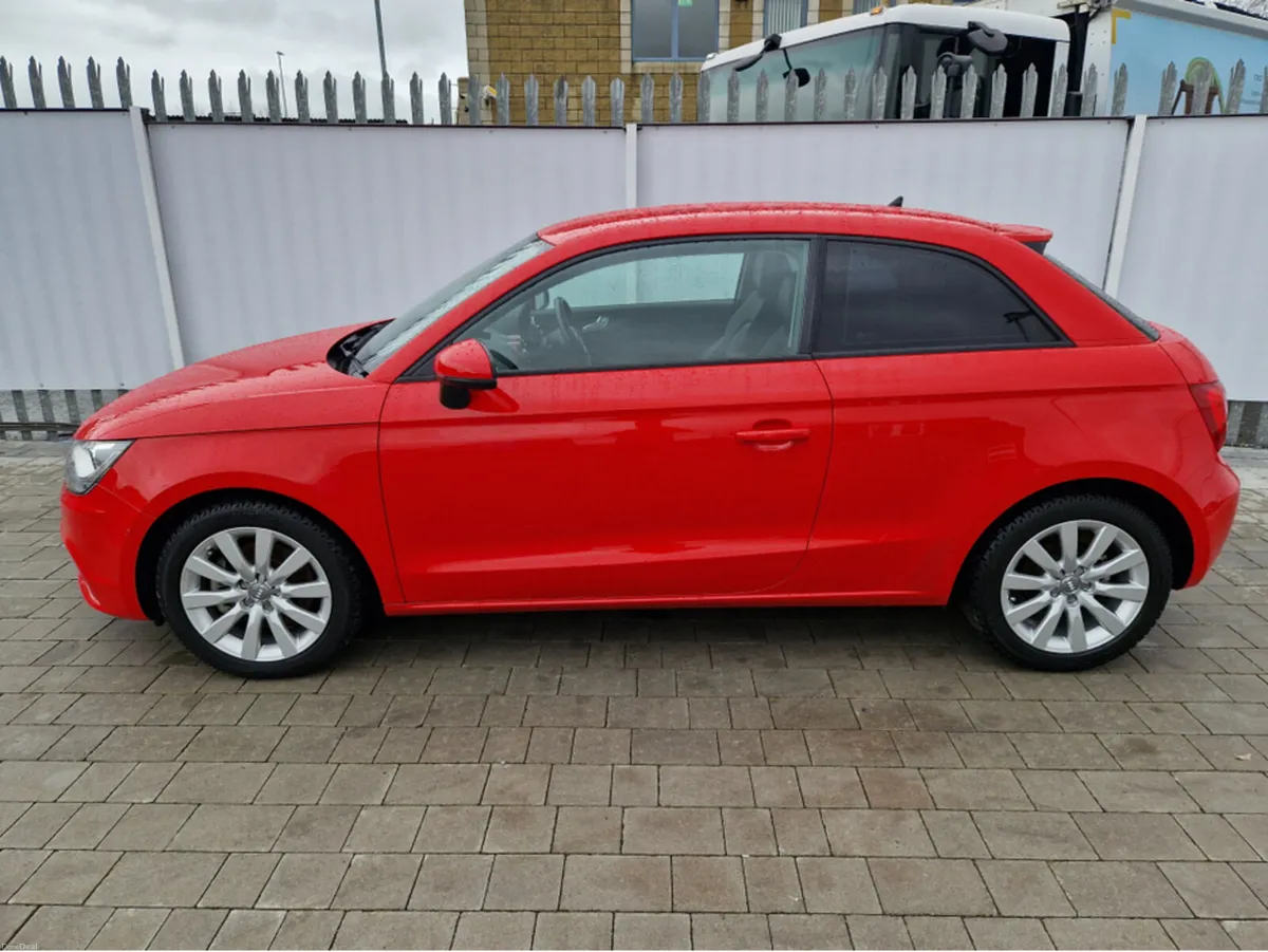 Audi A1 1.4 PETROL AUTO - Image 4