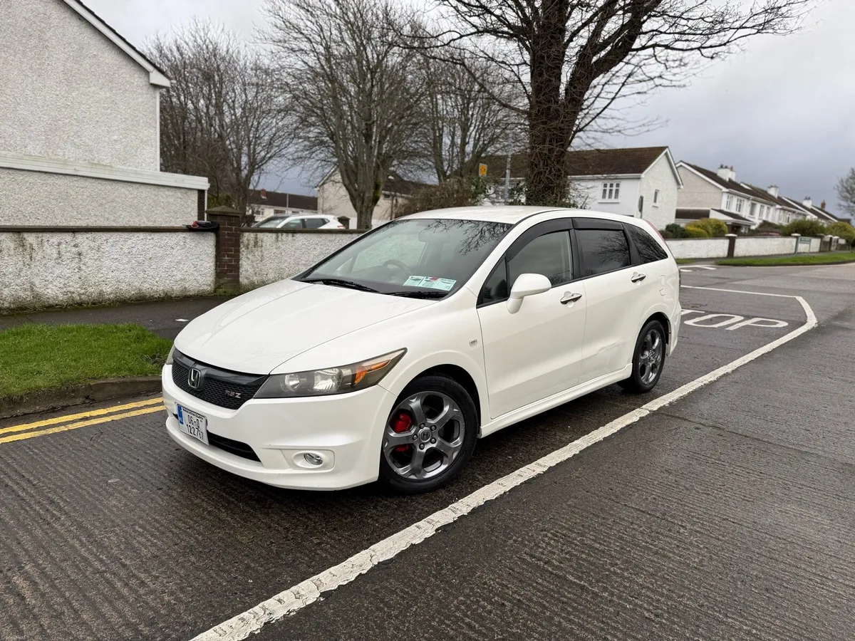 Automatic Honda Stream 7 seaters 2006 NCT valid - Image 1