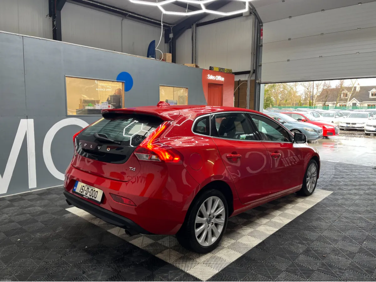 Volvo V40 €11950 2015 VOLVO V40 T4 SE 1.6 AUTOMATI - Image 2
