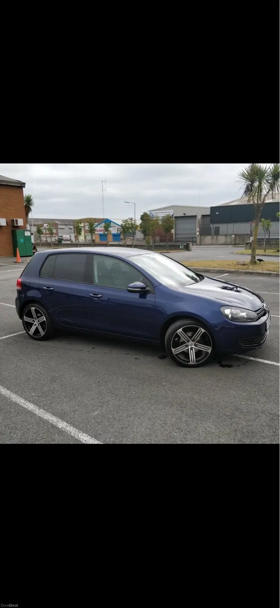 VW Golf 1.6 TDI Match-Tinted windows and Alloys - Image 2
