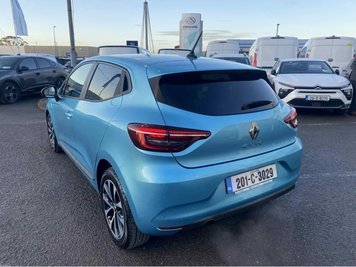 Renault Clio ICONIC TCE 100 MY19 5DR - Image 3