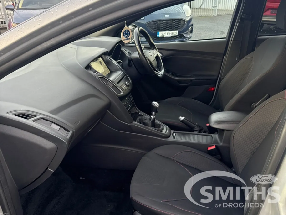 Ford Focus ST-LINE 1.5TD 120PS - Image 3