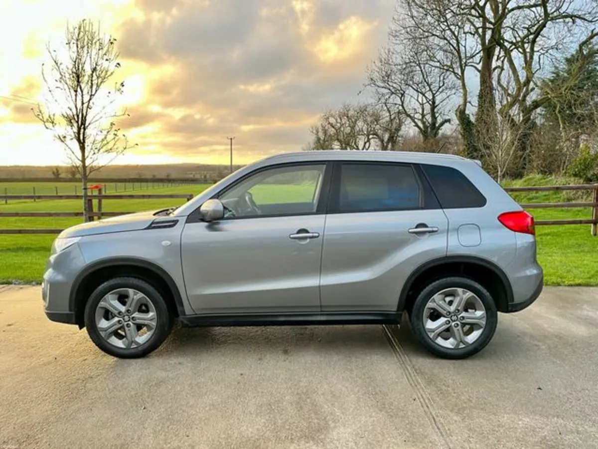 Suzuki Vitara GL+ 1 Owner and Tiny mileage *RETAIL - Image 3