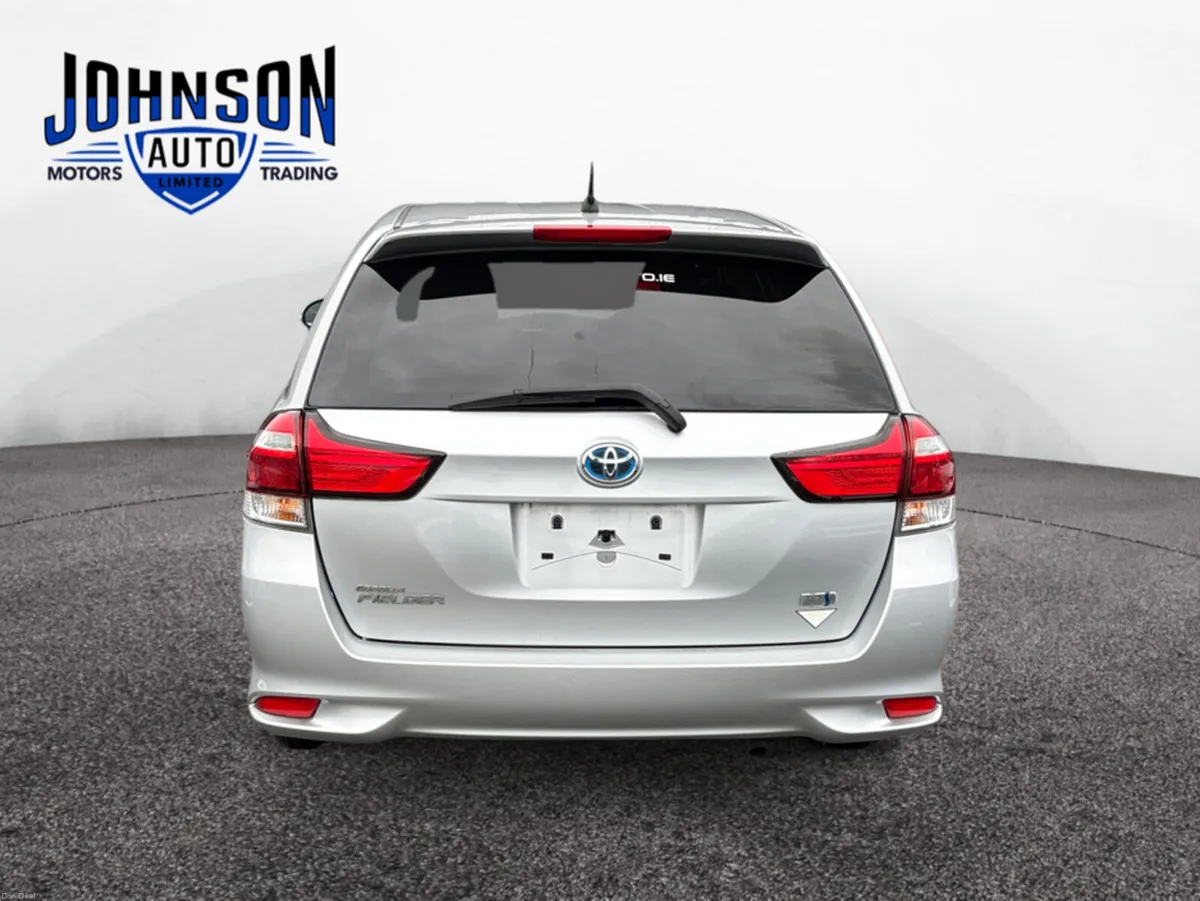 Toyota Corolla 1.5 Fielder Petrol Auto - Image 3