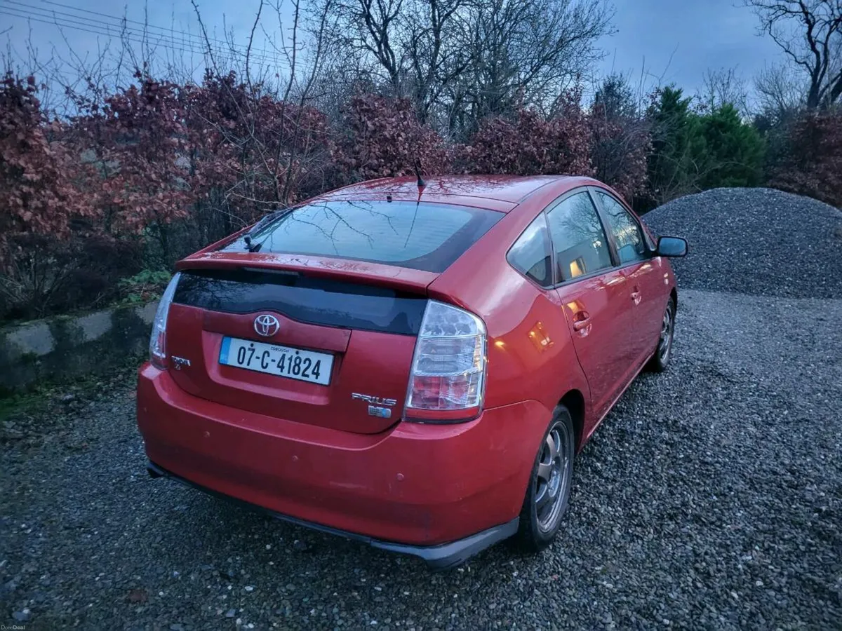 Toyota Prius - Image 2