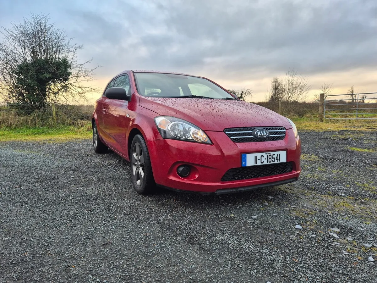 Kia Ceed 2011 - Image 1
