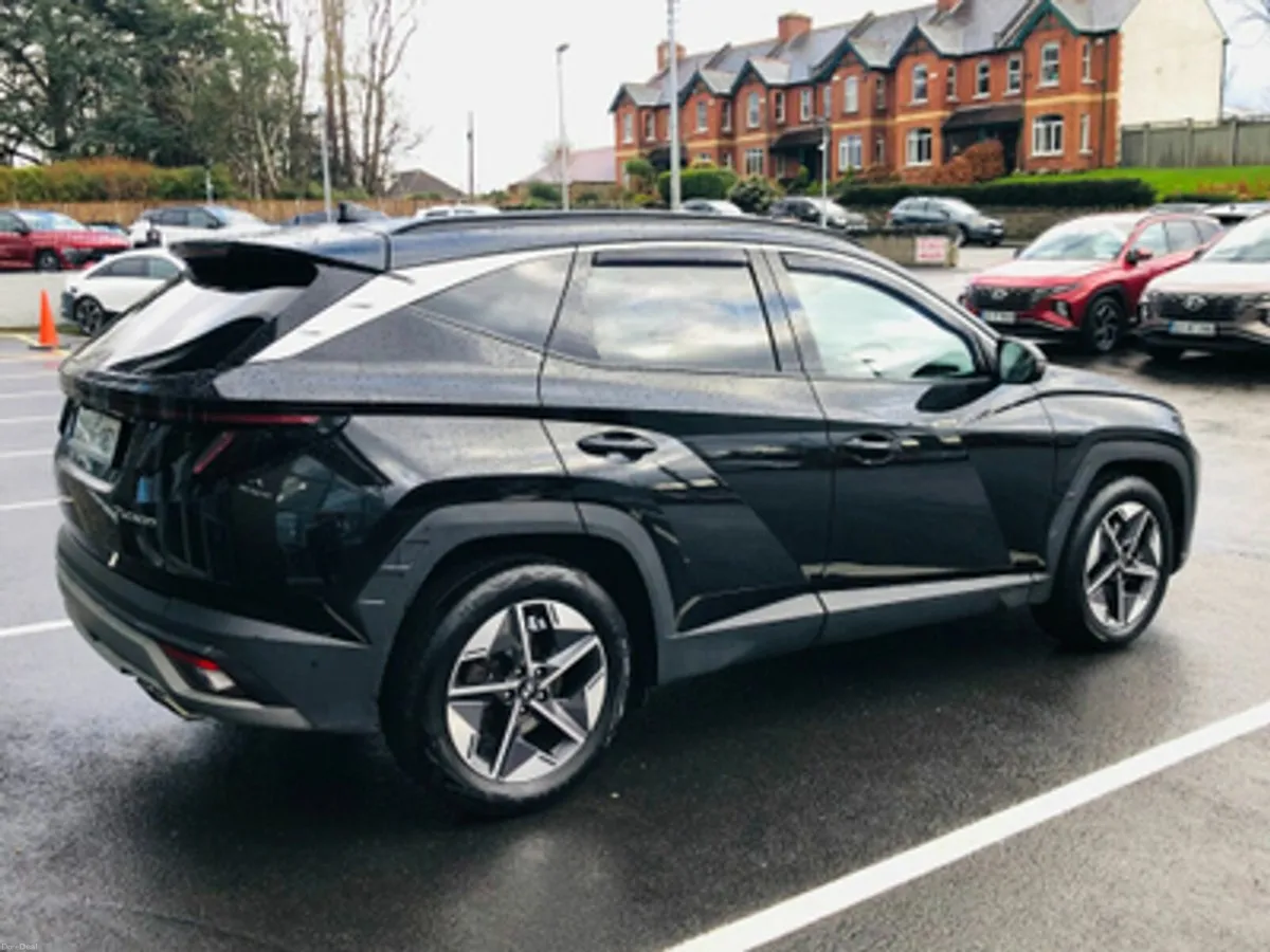 Hyundai Tucson Executive Plus 1.6 Diesel - Image 2