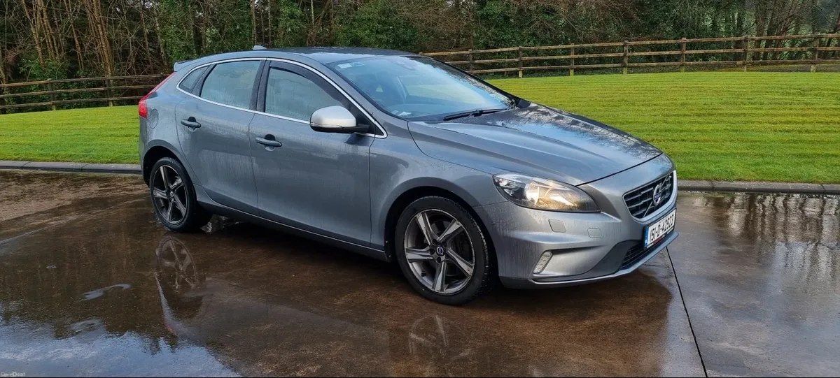 151 Volvo V40 2.0 TD R Design - Image 1
