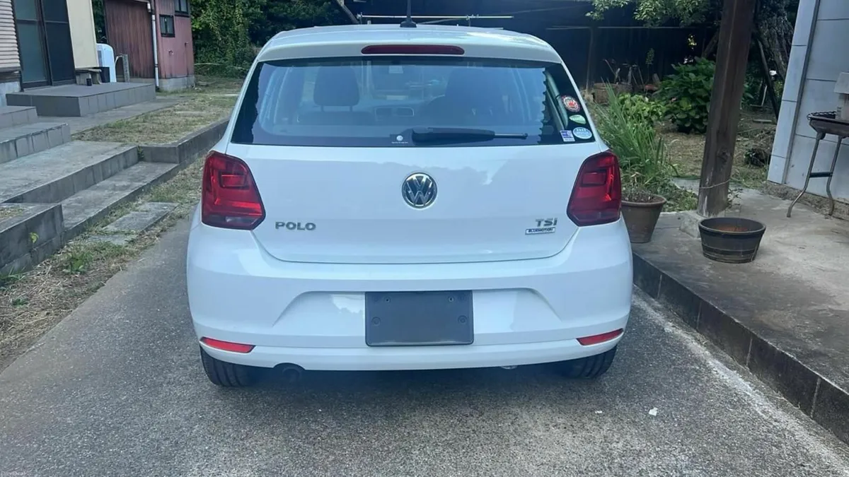 Volkswagen Polo 2016 - Image 2