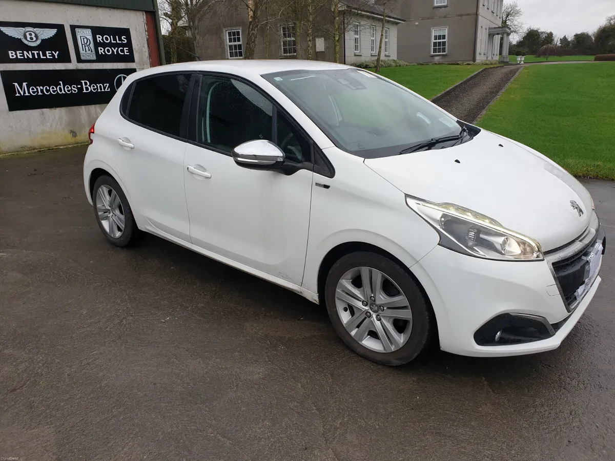 Peugeot 208/ 2016/AUTO/1.2 PETROL - Image 2