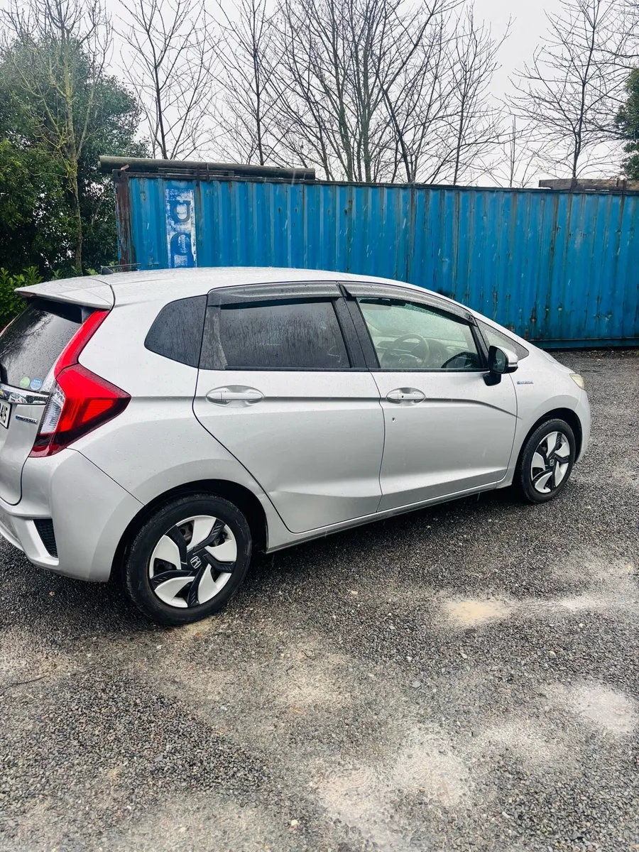 Honda Fit Hybrid - Image 4