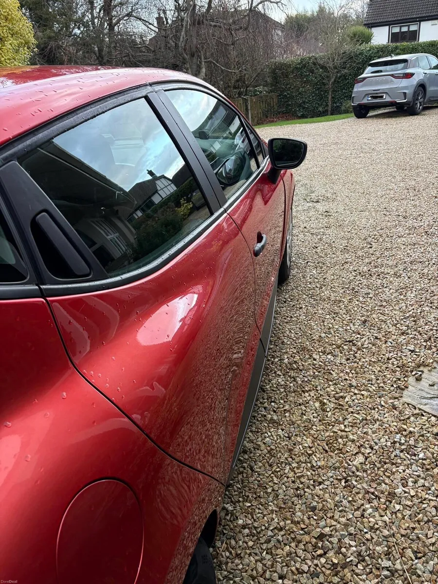 151 Renault Clio - Image 4