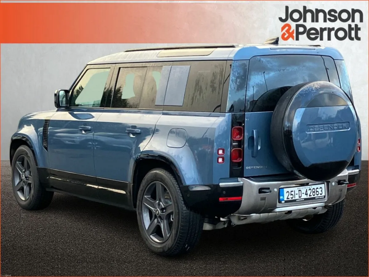 Land Rover Defender 110 2.0 Si4 PHEV 300 PS S Camp - Image 3