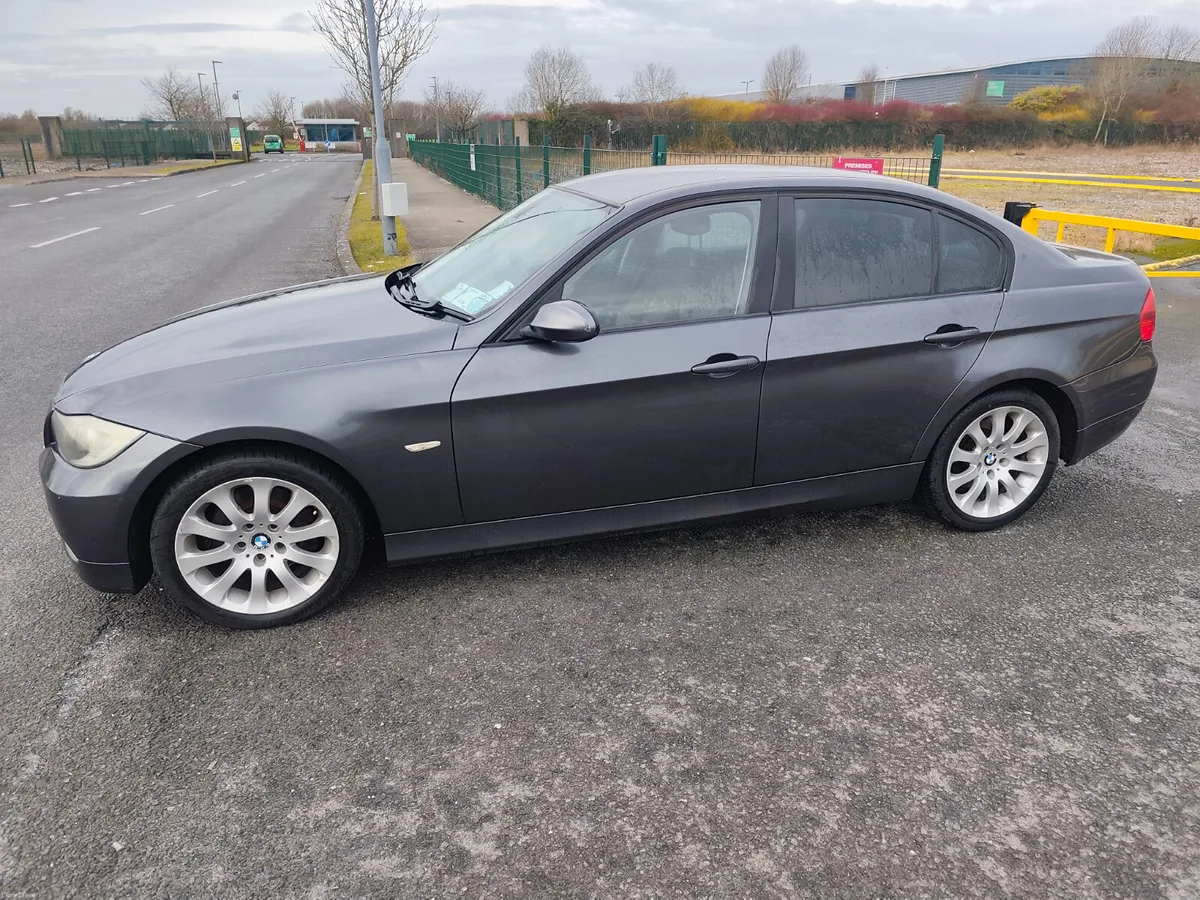 BMW 320D 2008 - Image 4
