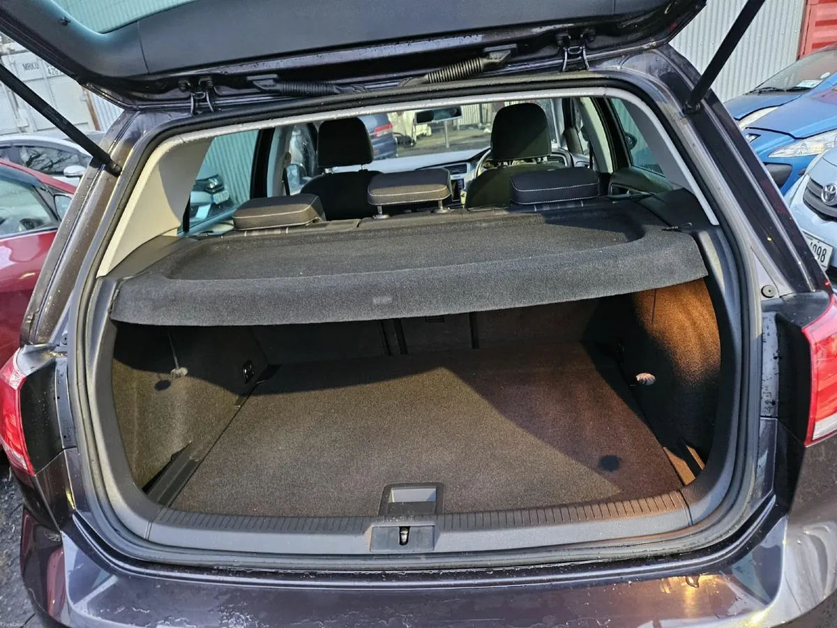 Volkswagen Golf 2015. low mileage - Image 4