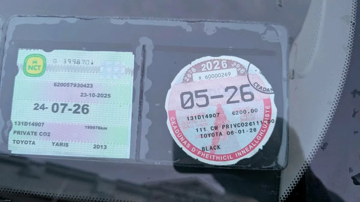 Toyota Yaris (black) - Image 4