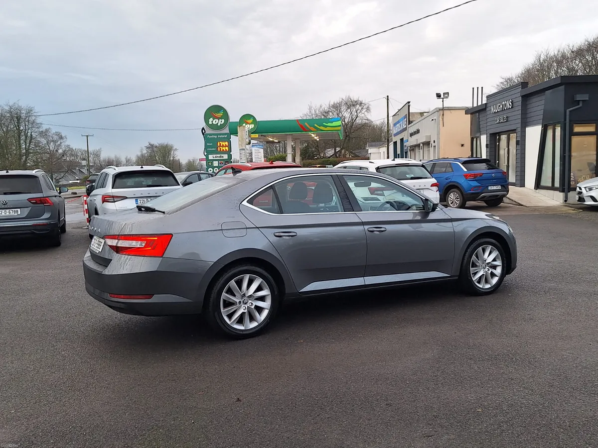 Superb 2.0 Tdi *High Spec/Heated Seats/App Connect - Image 3