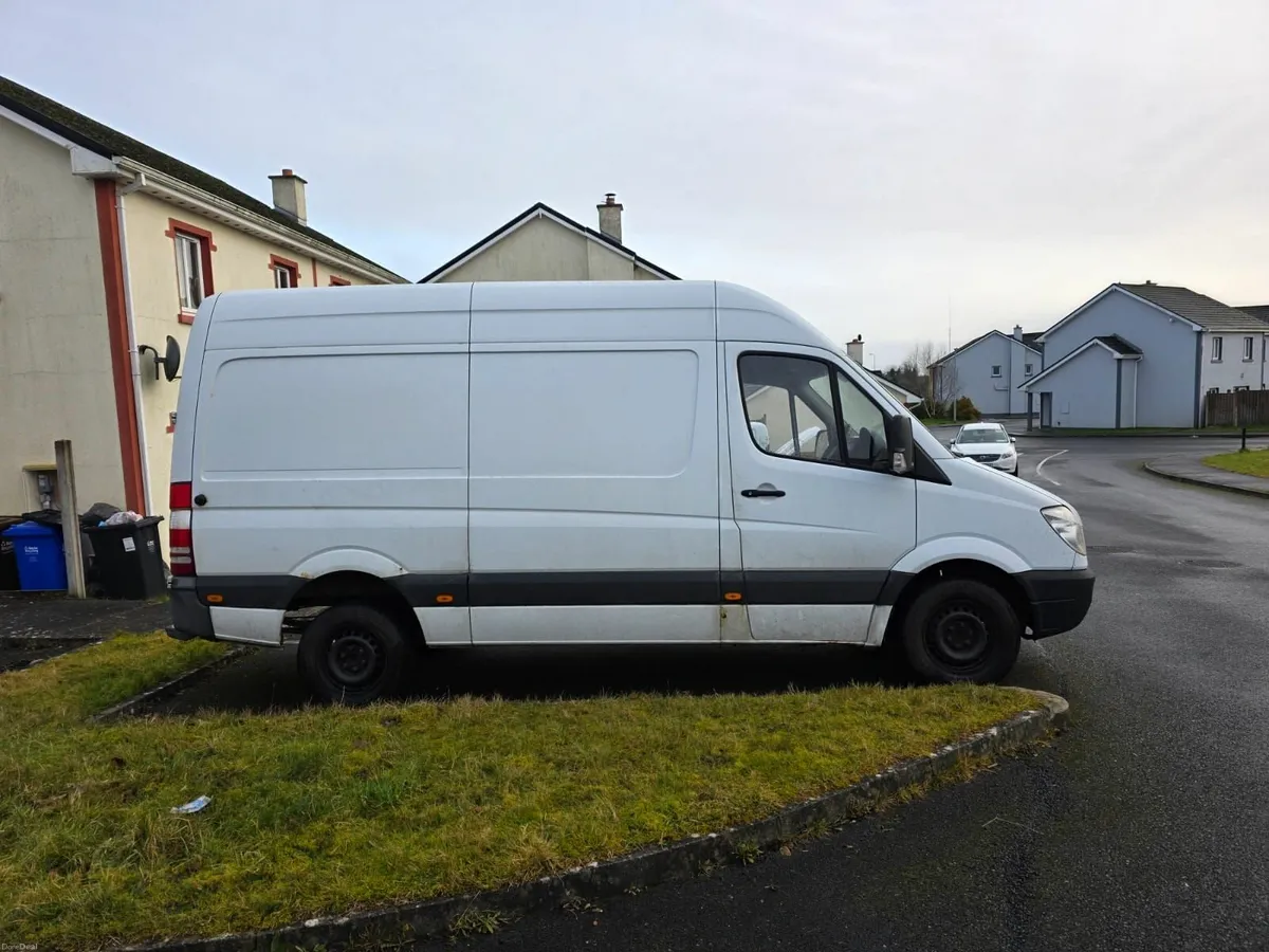 Mercedes sprinter van - Image 3