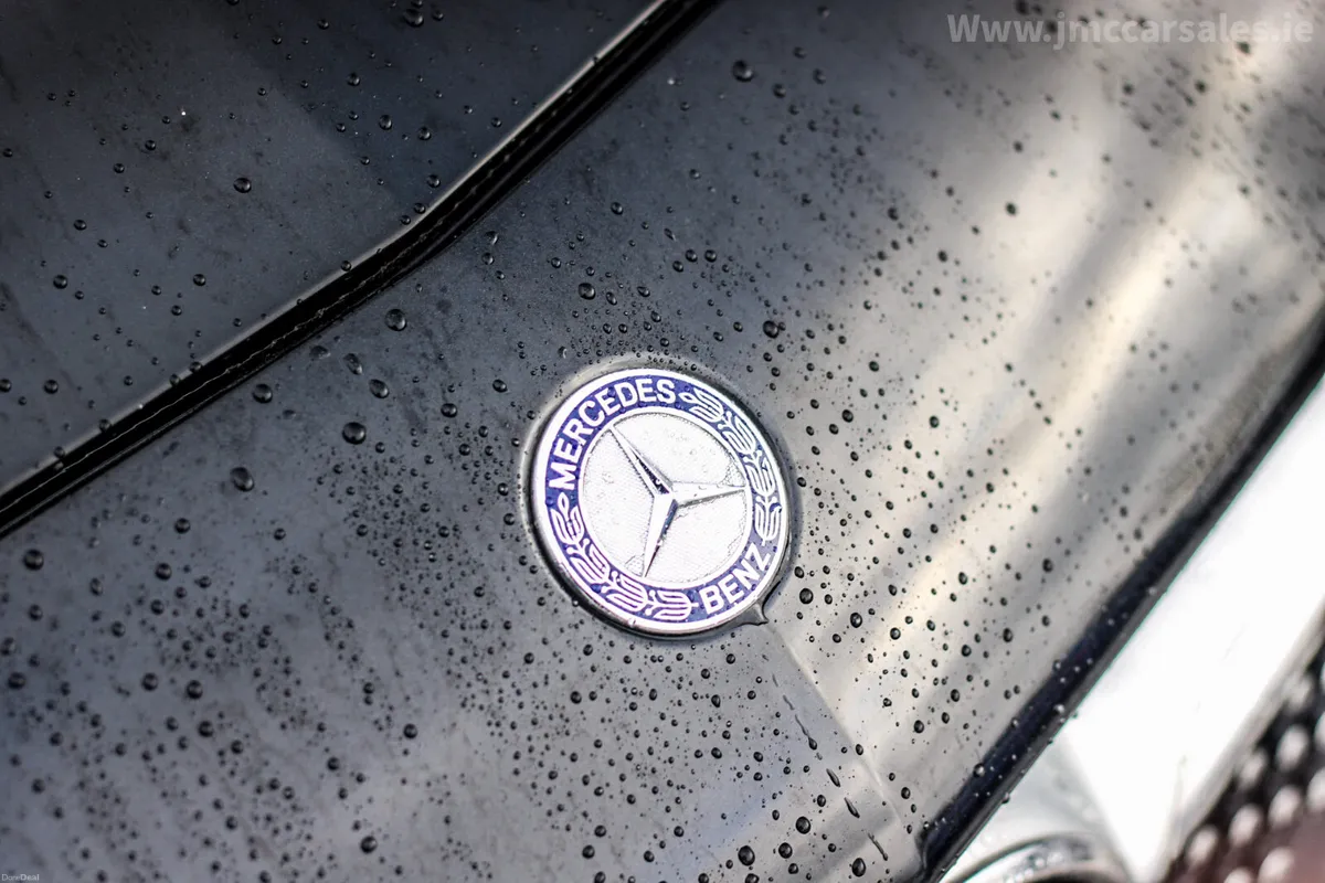 2017 MERCEDES-BENZ A180D AMG LINE - Image 4